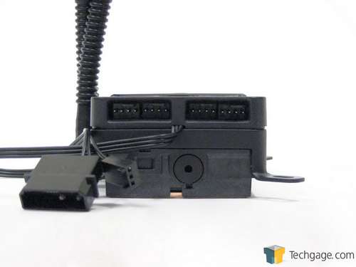 Corsair H100 Self-Contained Liquid CPU Cooler Corsair H100 Self-Contained Liquid CPU Cooler